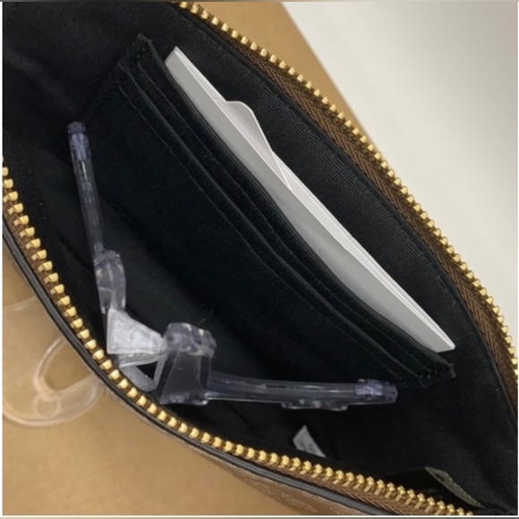 NWT Coach Signature Wristlet Khaki/Black - Picture 3 of 4